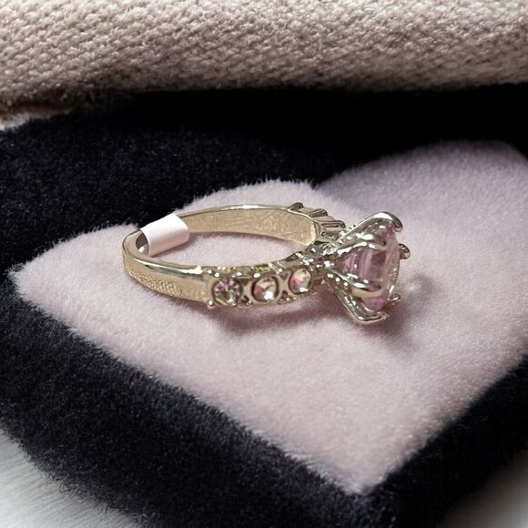 White Cubic Zirconia Silver Tone Ring Size 9.25 - Picture 3 of 5